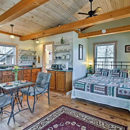 Screened Porch: the Coop Robbinsville Cabin!