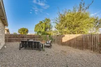 2 Mi to DHR Health: Commuter-friendly Pharr Apt - Homestays