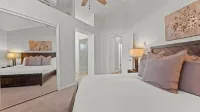 NEW Cityside Stay 3BR Retreat Near DT w Patio - balkon