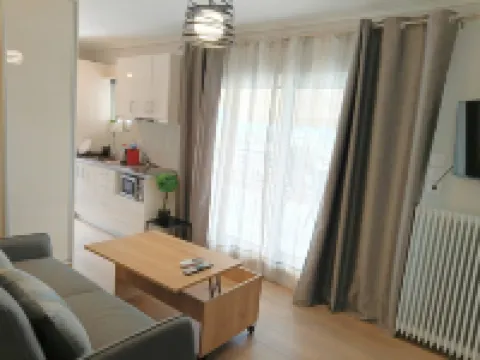 Skyfall Studio Marousi Hotels near Athens Olympic Stadium