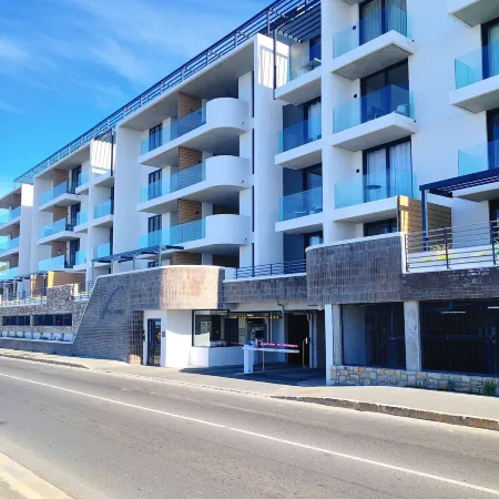 Wavescapes RipCurl Stay Отели рядом с достопримечательностью «Пляж Мёйзенберг»