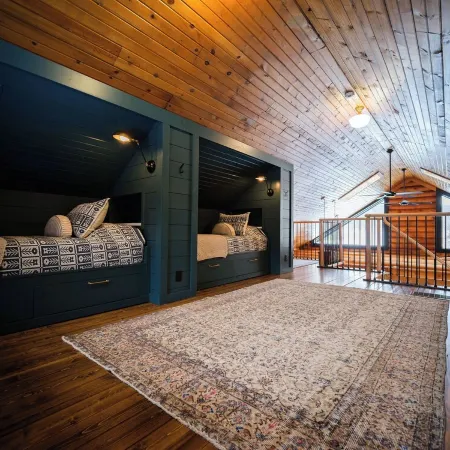 Driftless Escape – Secluded Luxury Lodge on Stream with Hot Tub