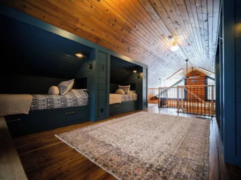 Driftless Escape – Secluded Luxury Lodge on Stream with Hot Tub
