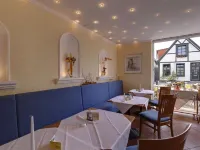 Vogel Hotel & Appartements Hotels in Warnemunde