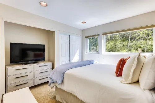 East Vail Condo w/ Pool, Hot Tub, & Free Bus Stop - Apartments
