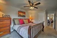 Mountain-View Moab Home w/ Pool & Hot Tub Access! - Homestays