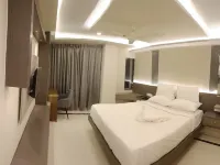 Hotel High Rise Hotels near Kalighat