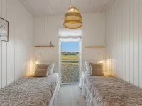 "Vanna" - 1.2km from the Sea