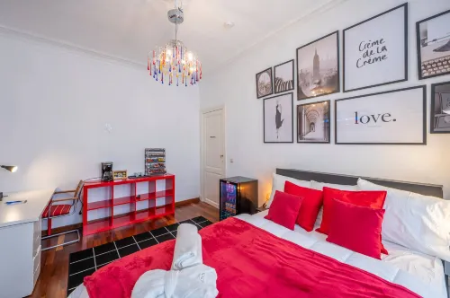 Euro Edens Cosy Historic Home in Brussels Jacuzzi, Garden, Central Location