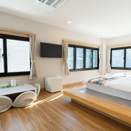 Naeba Sunvalley Hotel Отели рядом с достопримечательностью «Наэба»