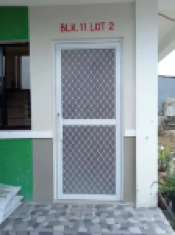 บ้านส่วนตัวให้เช่าเล็กๆ ที่อบอุ่นในเมือง ลิปา