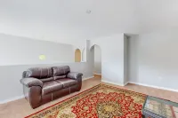 Royal Retreat With Enclosed Yard and Screened in Back Patio