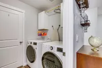 Entertainment Shed! Pet-friendly Oregon Coast Home