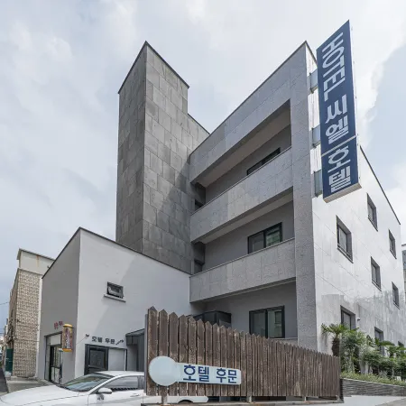 CL HOTEL
