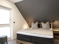 House Relax, with outdoor whirlpool and sauna for exclusive use, 300m to the lake 烏特格翰酒店