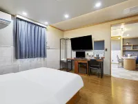 Guun-dong New York Hotels near منتزه سيوهو