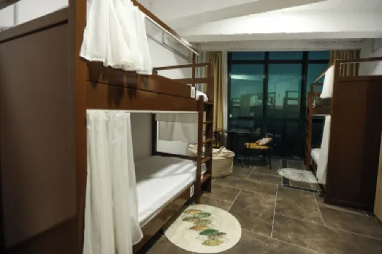 克魯耶背包客旅舍 酒店