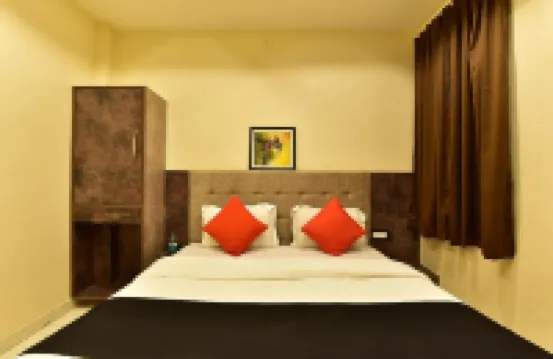 Hotel Frontier Royal Hotels near Kota Junction
