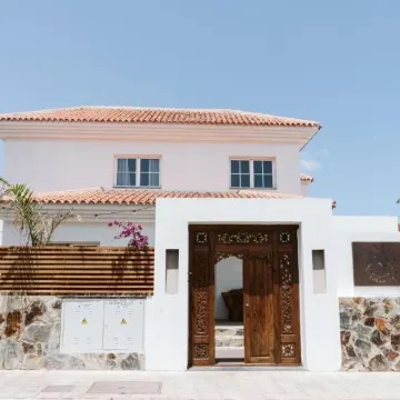 Arena Wave Hostel