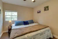 Plantersville Cabin on 50 Acres w/ Pond & Fire Pit - 2-Sterne