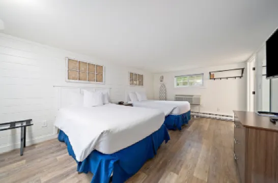 Sandwich Inn and Suites Hotels in 