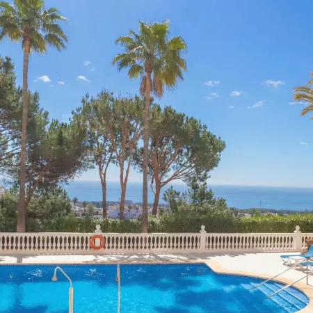 Calahonda Elegance with Pool and Sea View - Happy Rentals