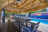 Total Oasis @  Private Villa in Hollywood FL for a large groups 3 Miles to beach - Villas