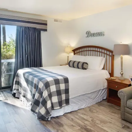 The Shores Lakeside Condo Unit 5680