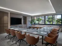 DoubleTree by Hilton Istanbul Macka Hotels near Dolmabahce Clock Tower
