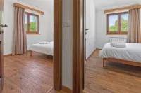 Vacation home Pahari - 6 persons, 3 bedrooms, pool, barbecue, terrace,