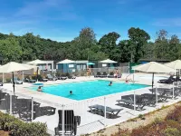 Villa With Private Terrace & Lake View Hotels in Malansac