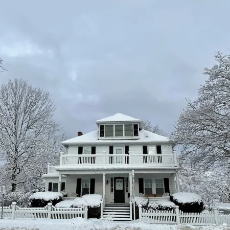 The Nicholson Inn