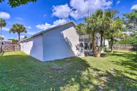 Merritt Island Home with Grill and Saltwater Pool - spa