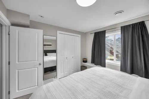 3 Bedroom Luxury Home w/ Office & Theatre