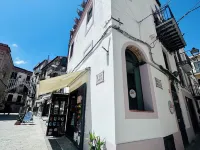 Domus Privé - Elegant Rooms with Duomo View Hotels in Monreale