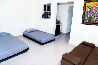 Centrally Located in El Pino la Vega, Space for 8 or More Guest, Heated Pool Hoteles en 