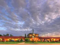 Twin Swans Motel Hotels in Inverell