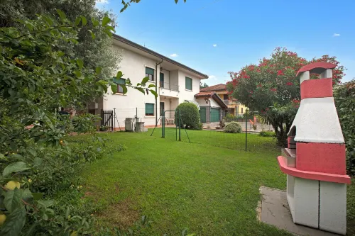 Connie's Apartment Modern 2Br, Private Garden, Mountain Views in Monvalle - Happy Rentals - balcon