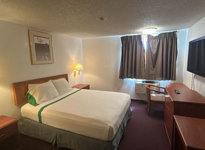 Tacoma Port Inn Fife I-5
