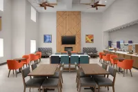 Holiday Inn Express & Suites DFW WEST - HURST by IHG - breakfast