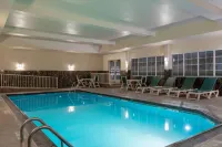 La Quinta Inn & Suites by Wyndham Dodge City - Pools