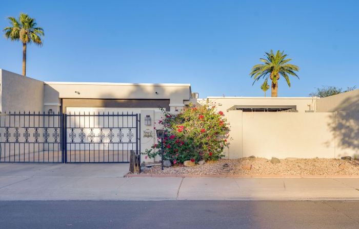 5 Mi to Camelback Ranch: Pet-Friendly Home w/ Pool