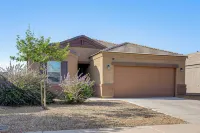 Fenced Yard + Outdoor Games: Buckeye Home! - 2-Star