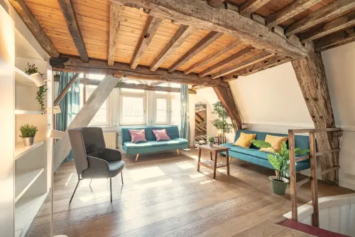Stylish Duplex Apartment for 10 - Jacuzzi