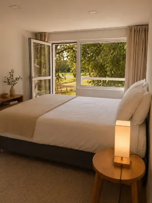 Tranquil 19th-Century Farmhouse Room in Lousã, Portugal - Alloggi