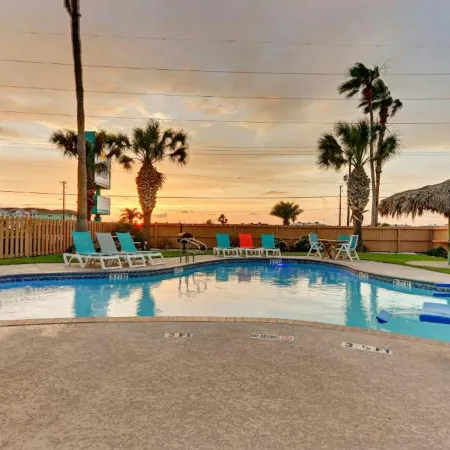 The Island Hotel Near Beach Port Aransas