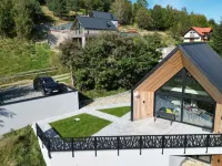 Dom z ogrodem i widokiem na góry Hotele w: Powiat suski