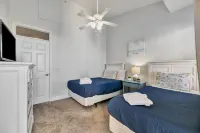 Mangrove Waterway View Sleeps 4 Pool Courts - balcony