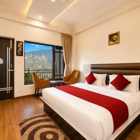 Hotel Luxeevista By Navodayans