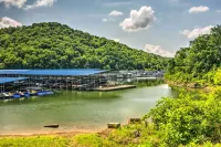 Center Hill Lake Rental: Steps to Hurricane Marina - 3-Star